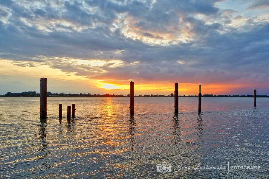 Abendstimmung in Dedesdorf am Fhranleger